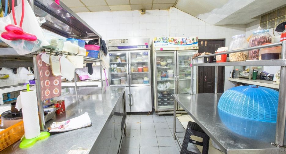For sale 2 bedrooms retail Space in Thalang, Phuket