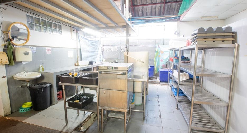 For sale 2 bedrooms retail Space in Thalang, Phuket