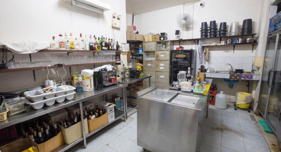 For sale 2 bedrooms retail Space in Thalang, Phuket