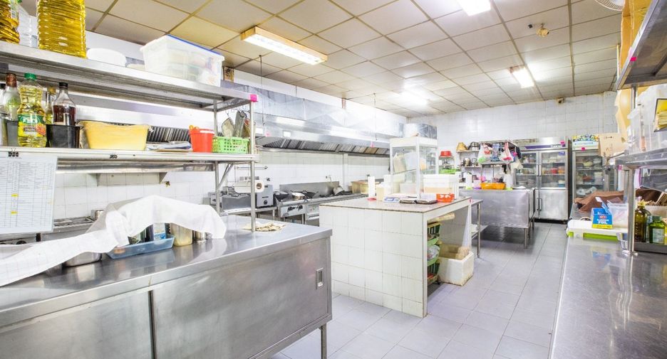 For sale 2 bedrooms retail Space in Thalang, Phuket