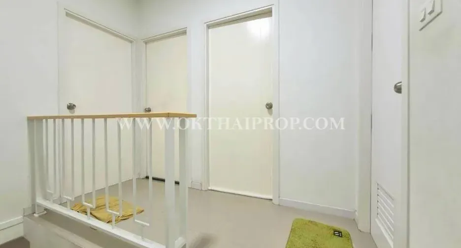 À vendre 3 chambres maison de ville à Mueang Samut Sakhon, Samut Sakhon