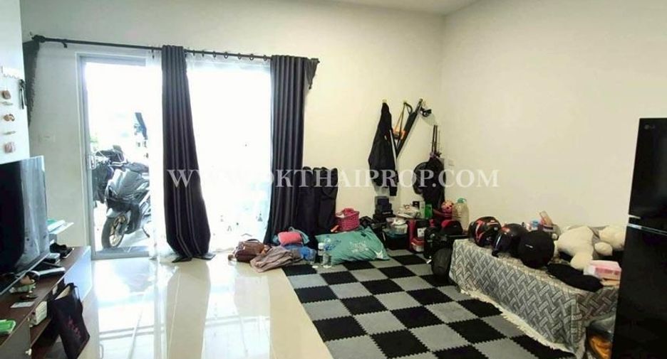 À vendre 3 chambres maison de ville à Mueang Samut Sakhon, Samut Sakhon