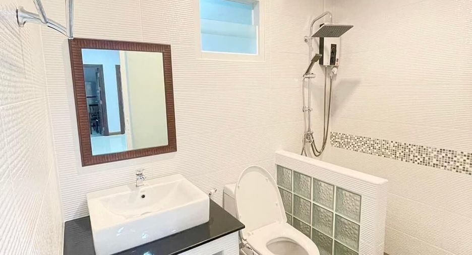 For rent 4 bedrooms house in San Sai, Chiang Mai