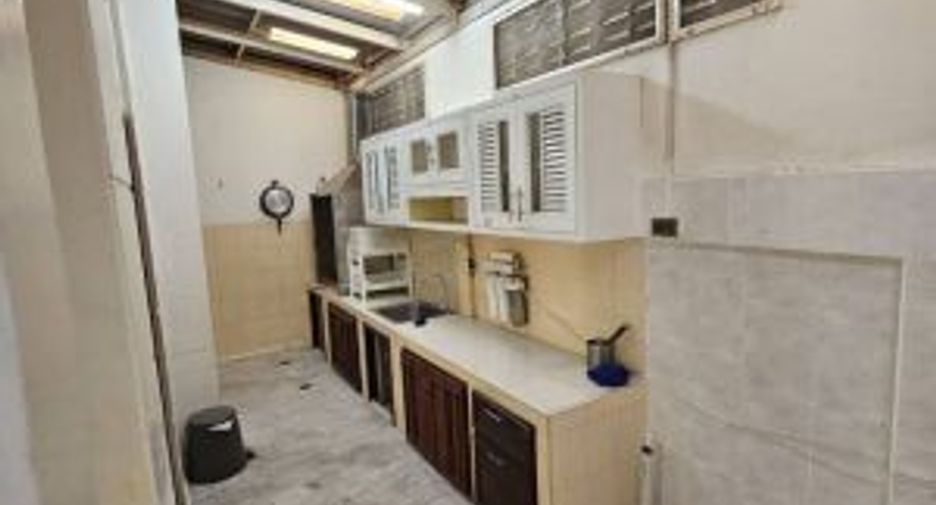 For rent 3 bedrooms townhouse in Pak Kret, Nonthaburi
