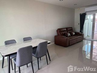 For rent 3 bedrooms townhouse in Mueang Chiang Mai, Chiang Mai