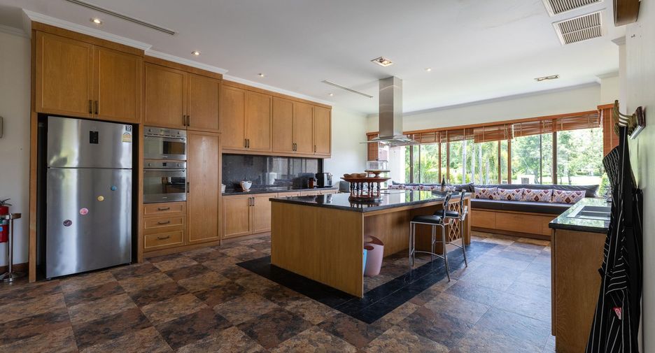 Villa zum Kauf und zur Miete mit 9 Zimmer in Cha Am, Phetchaburi