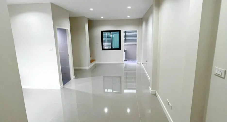 For sale 2 bedrooms townhouse in Mueang Phuket, Phuket
