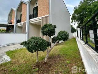 Reihenhaus zum Kauf mit 2 Zimmer in Mueang Phuket, Phuket
