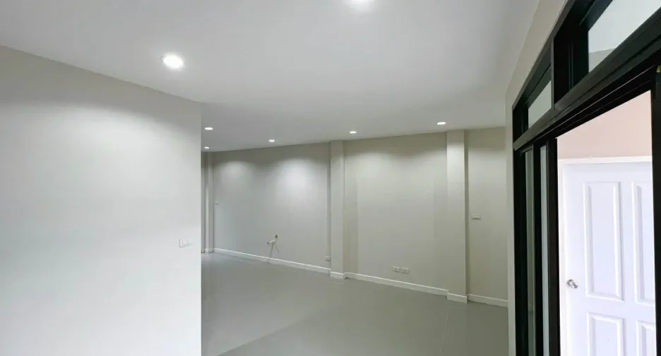 For sale 2 bedrooms townhouse in Mueang Phuket, Phuket
