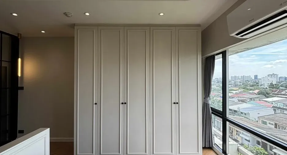 For sale 1 bed condo in Huai Khwang, Bangkok