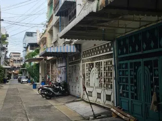 出售 3 卧室 联排别墅 在 沙吞, 曼谷