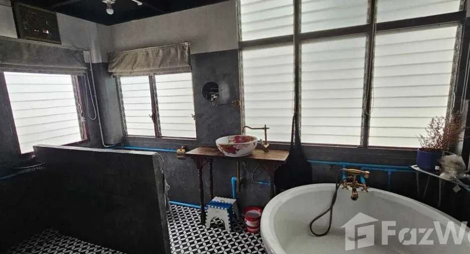 For sale 3 bedrooms townhouse in Sathon, Bangkok