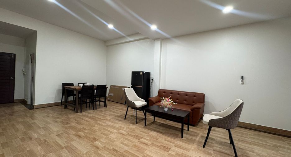 For rent 2 bedrooms townhouse in Mueang Phuket, Phuket