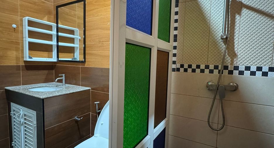 For rent 2 bedrooms townhouse in Mueang Phuket, Phuket