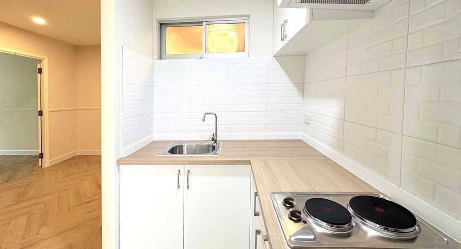 For sale 1 bed condo in Bang Phlat, Bangkok