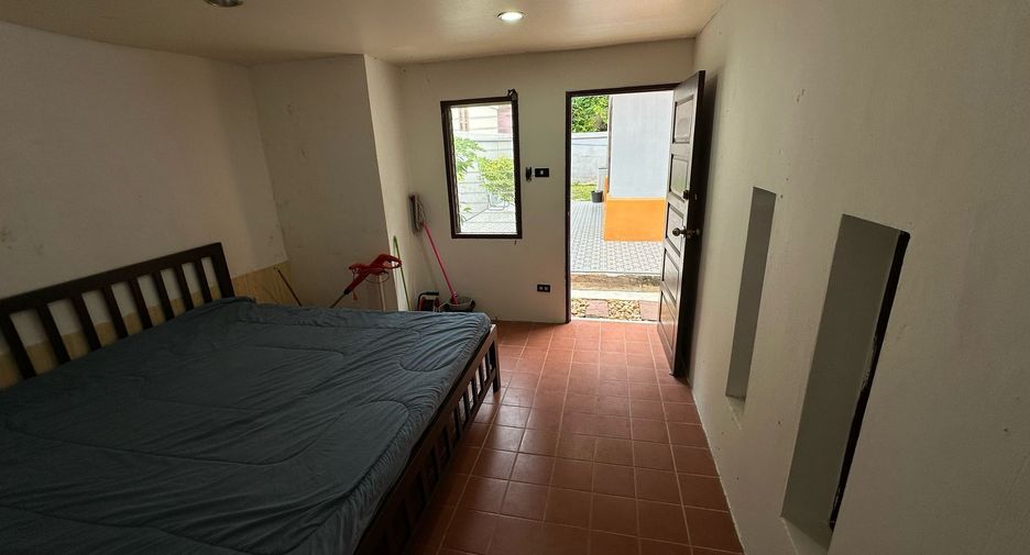 For rent 4 bedrooms villa in Bang Lamung, Chonburi