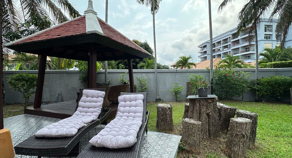 For rent 4 bedrooms villa in Bang Lamung, Chonburi