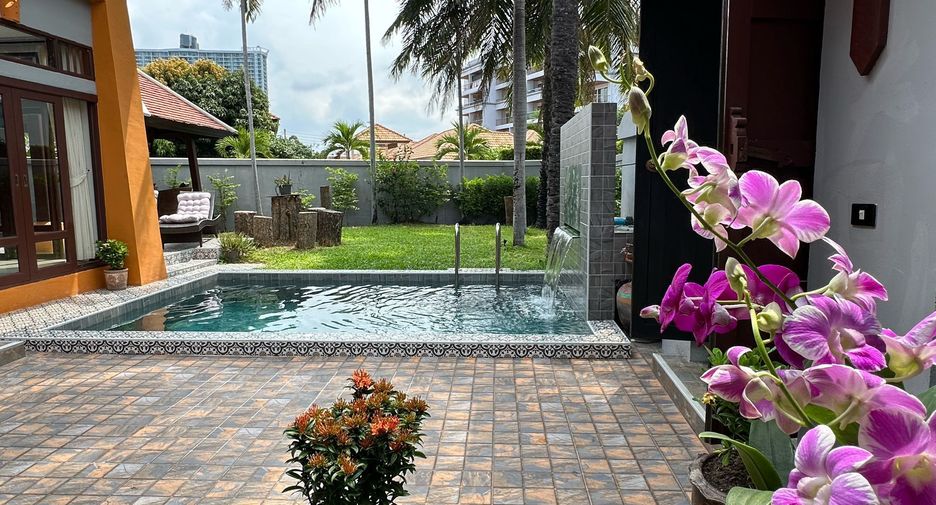 For rent 4 bedrooms villa in Bang Lamung, Chonburi