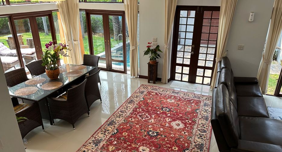 For rent 4 bedrooms villa in Bang Lamung, Chonburi