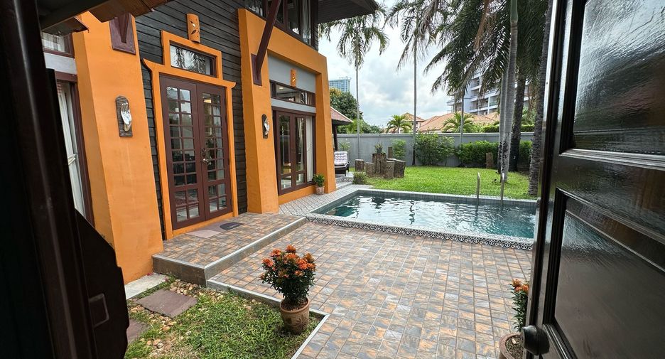 For rent 4 bedrooms villa in Bang Lamung, Chonburi