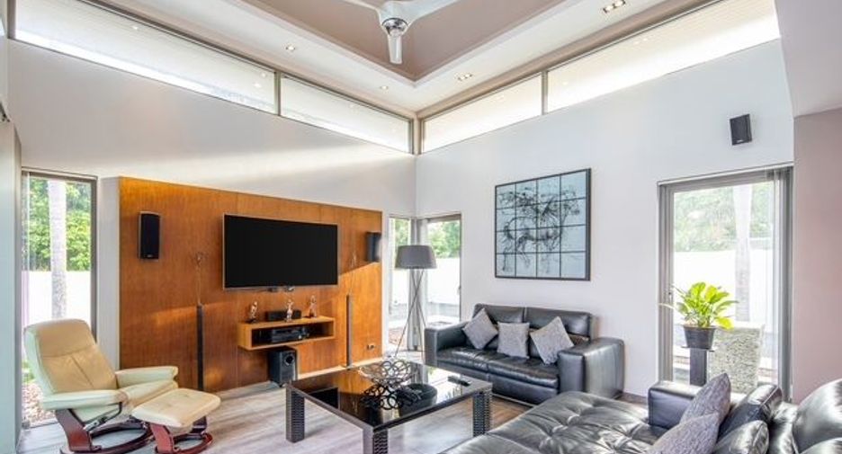 For sale and for rent 4 bedrooms villa in Thalang, Phuket