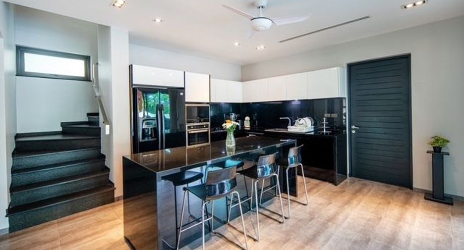 For sale and for rent 4 bedrooms villa in Thalang, Phuket