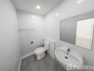 Продажа 4 спальни таунхаус в Лат Пхрао, Бангкок