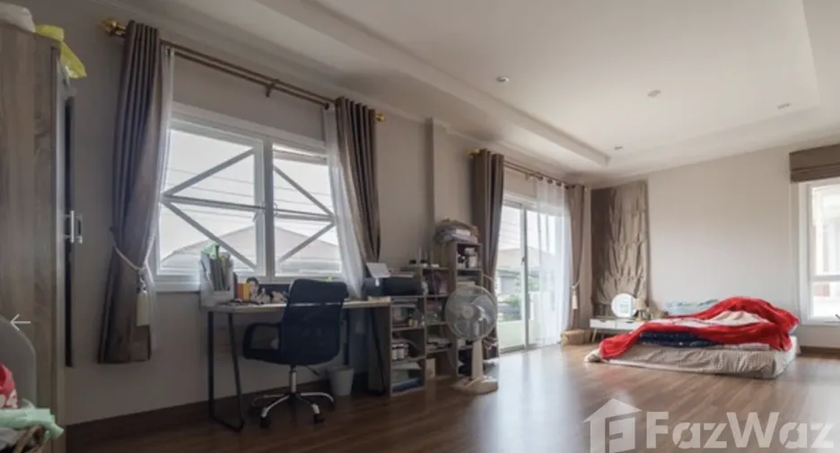 For rent 4 bedrooms condo in Mueang Pathum Thani, Pathum Thani