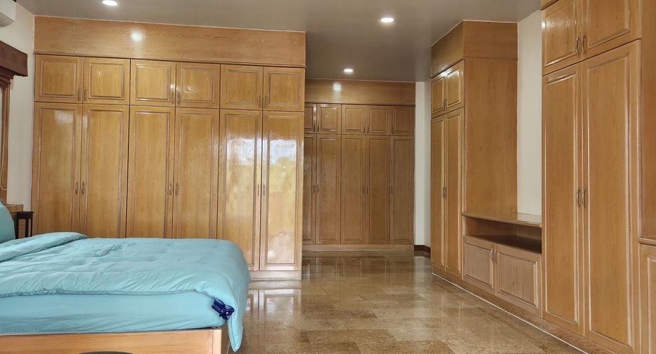 For sale and for rent 4 bedrooms villa in Bang Lamung, Chonburi