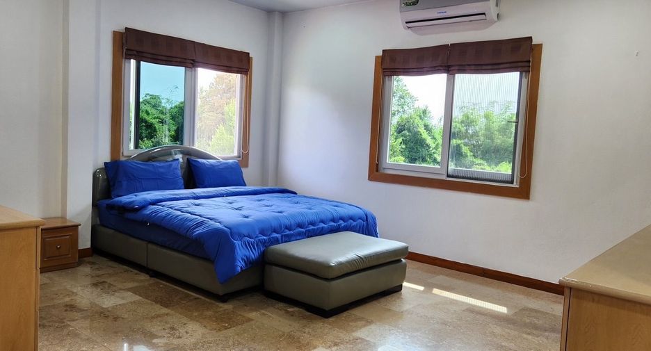 For sale and for rent 4 bedrooms villa in Bang Lamung, Chonburi