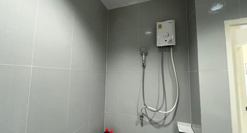 For rent 2 bedrooms townhouse in Cha Am, Phetchaburi