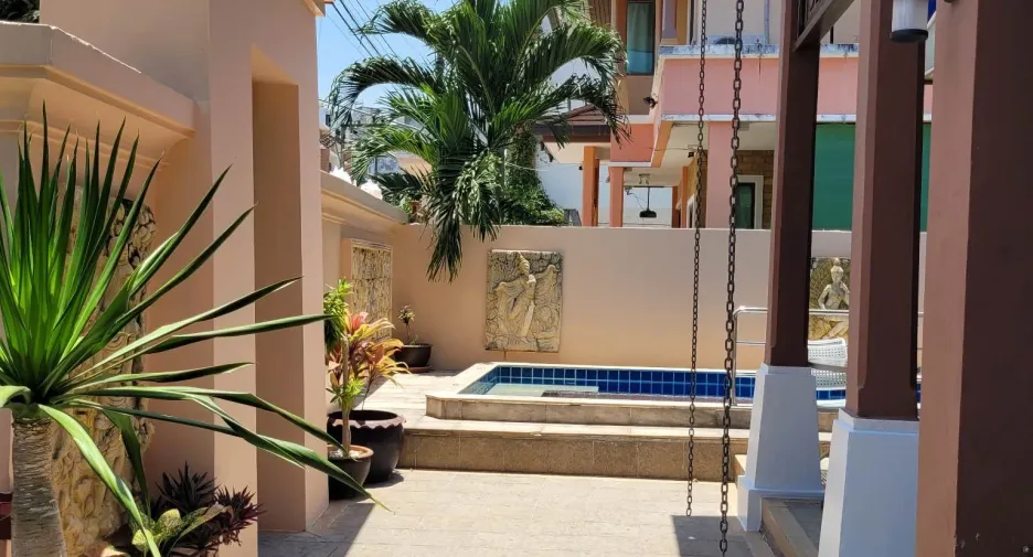 À vendre et à louer 3 chambres villa à Kathu, Phuket