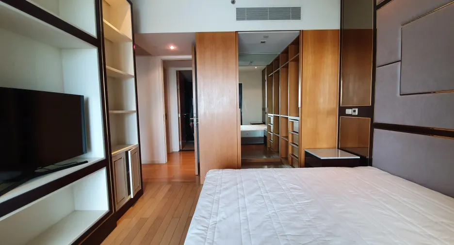 For sale and for rent 2 bedrooms condo in Yan Nawa, Bangkok