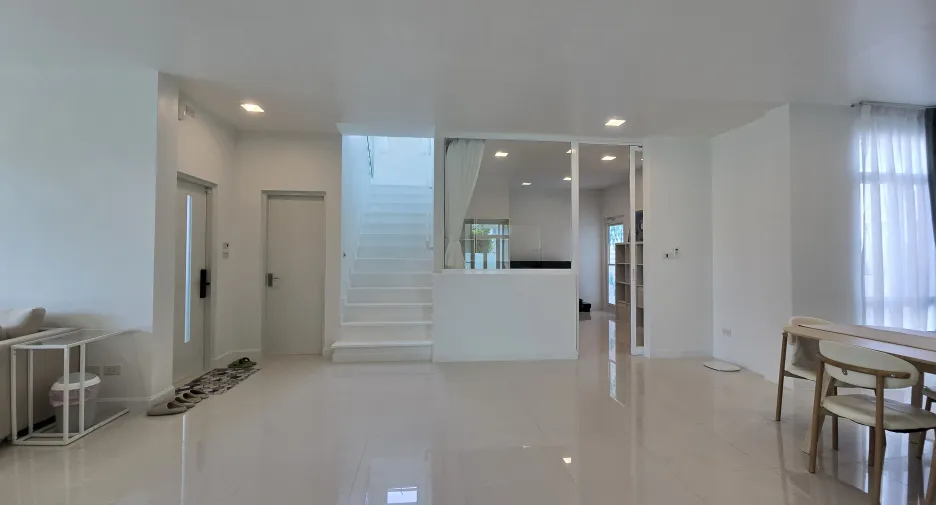 Casa en venta y en alquiler de 5 habitaciones en Mueang Phuket, Phuket