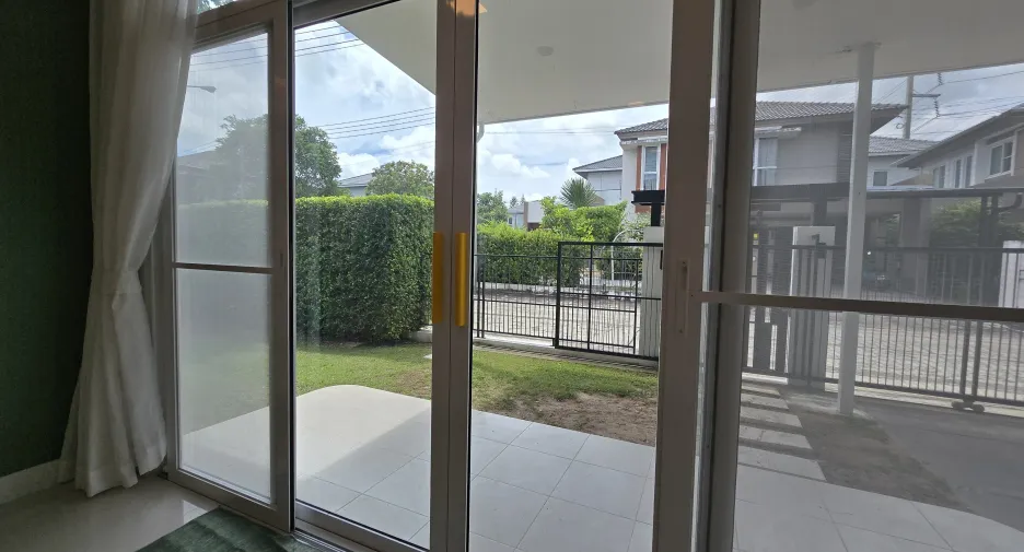 Casa en venta y en alquiler de 5 habitaciones en Mueang Phuket, Phuket