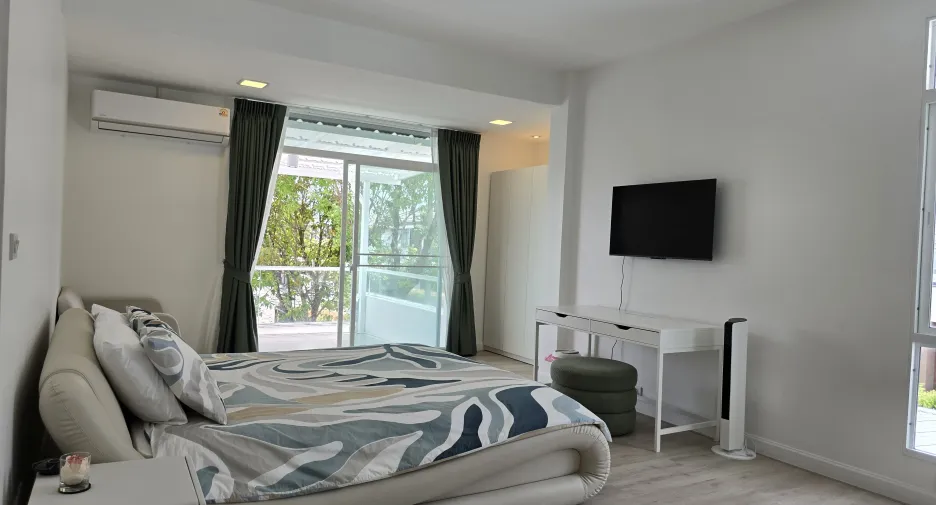 Casa en venta y en alquiler de 5 habitaciones en Mueang Phuket, Phuket