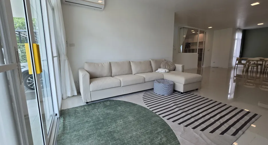 Casa en venta y en alquiler de 5 habitaciones en Mueang Phuket, Phuket