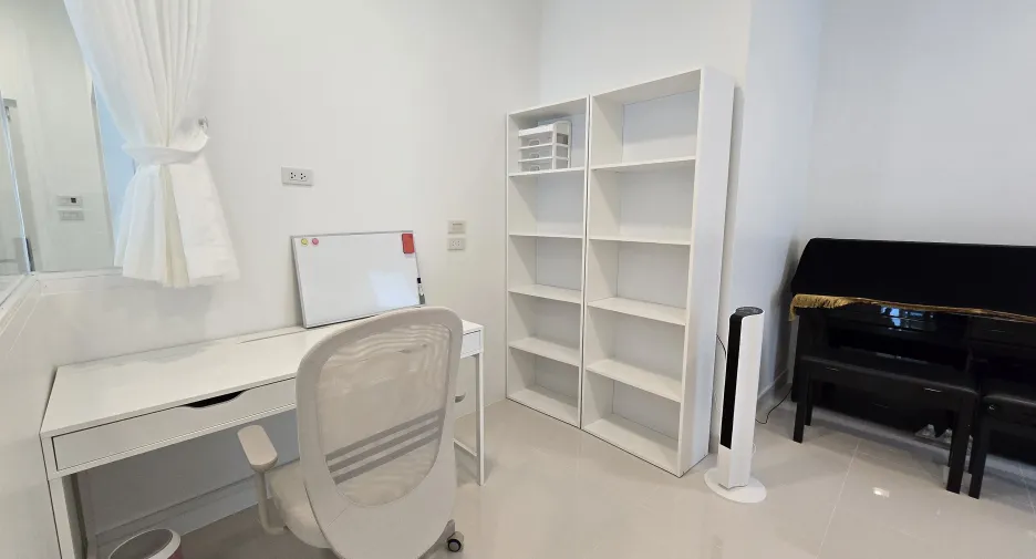Casa en venta y en alquiler de 5 habitaciones en Mueang Phuket, Phuket