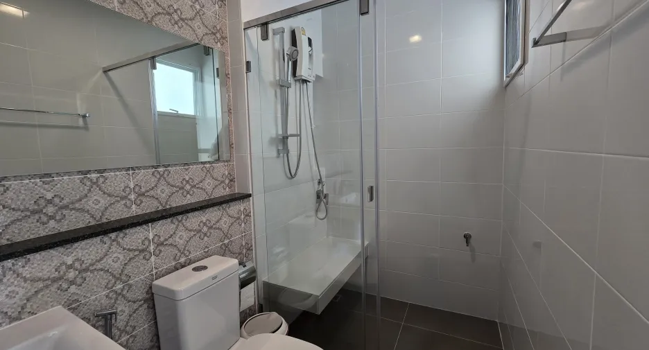 Casa en venta y en alquiler de 5 habitaciones en Mueang Phuket, Phuket