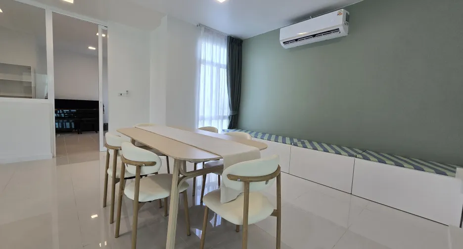 Casa en venta y en alquiler de 5 habitaciones en Mueang Phuket, Phuket