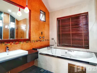Villa en alquiler de 2 habitaciones en Mueang Phuket, Phuket