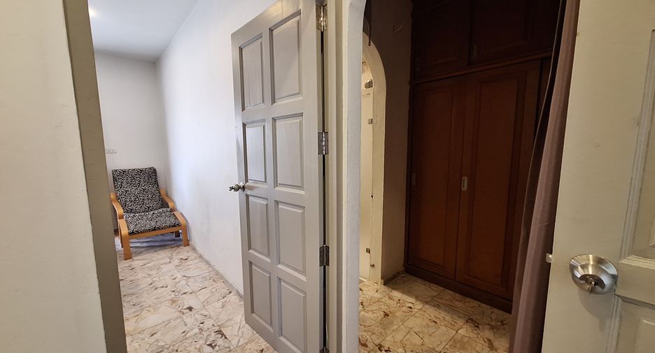 For rent 6 bedrooms villa in Hua Hin, Prachuap Khiri Khan