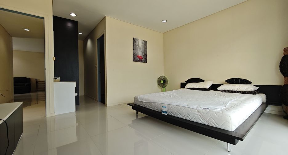 For rent 3 bedrooms condo in Kathu, Phuket
