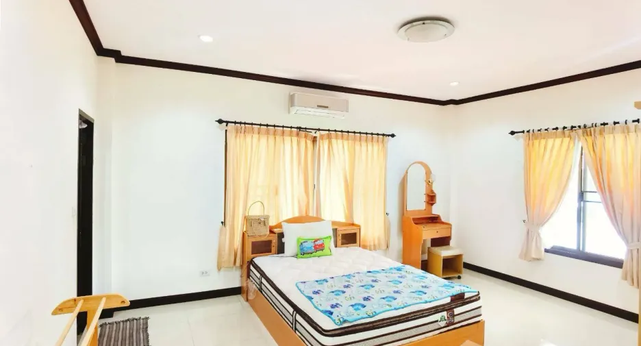 For sale and for rent 4 bedrooms house in Cha Am, Phetchaburi
