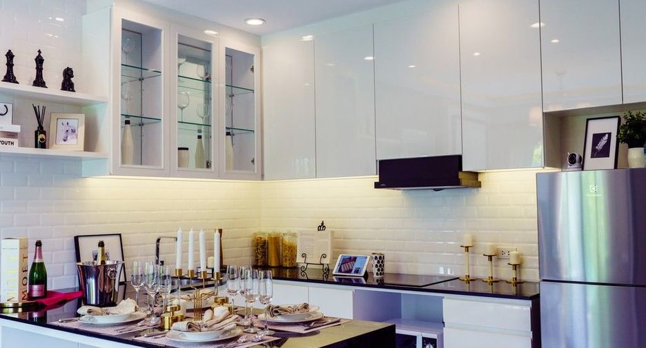 For sale 2 bedrooms condo in Mueang Samut Prakan, Samut Prakan