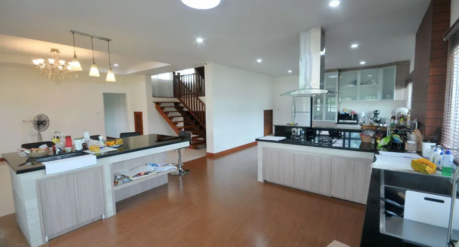 For sale 6 bedrooms villa in Doi Saket, Chiang Mai