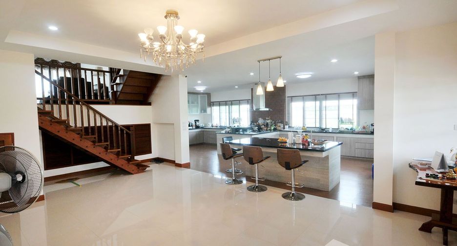For sale 6 bedrooms villa in Doi Saket, Chiang Mai