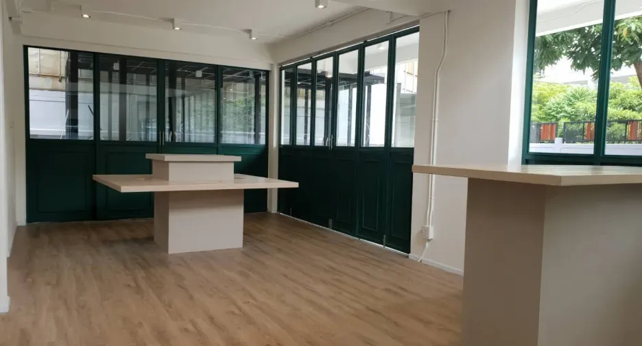Casa en venta y en alquiler de 4 habitaciones en Phra Khanong, Bangkok