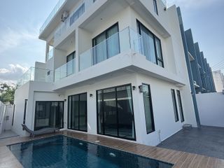 À vendre et à louer 4 chambres villa à Hua Hin, Prachuap Khiri Khan