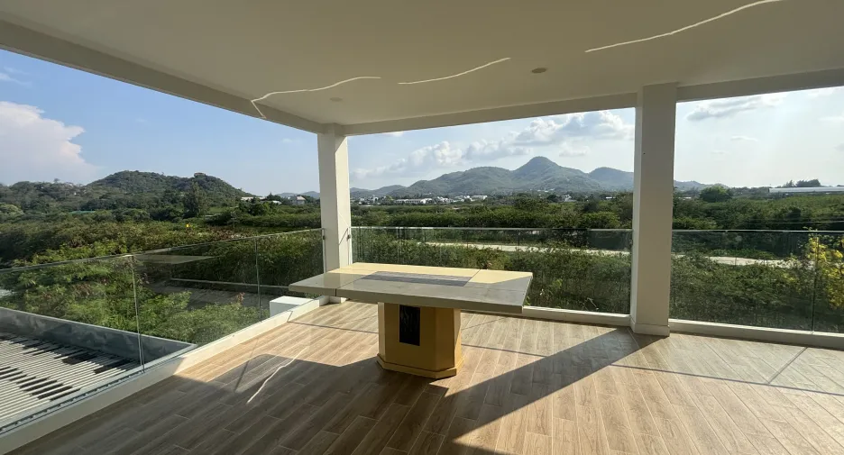 À vendre et à louer 4 chambres villa à Hua Hin, Prachuap Khiri Khan